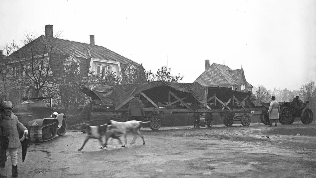 Ble dratt opp av hester i 1867 – nå flyttes Tuneskipet med ekstrem varsomhet