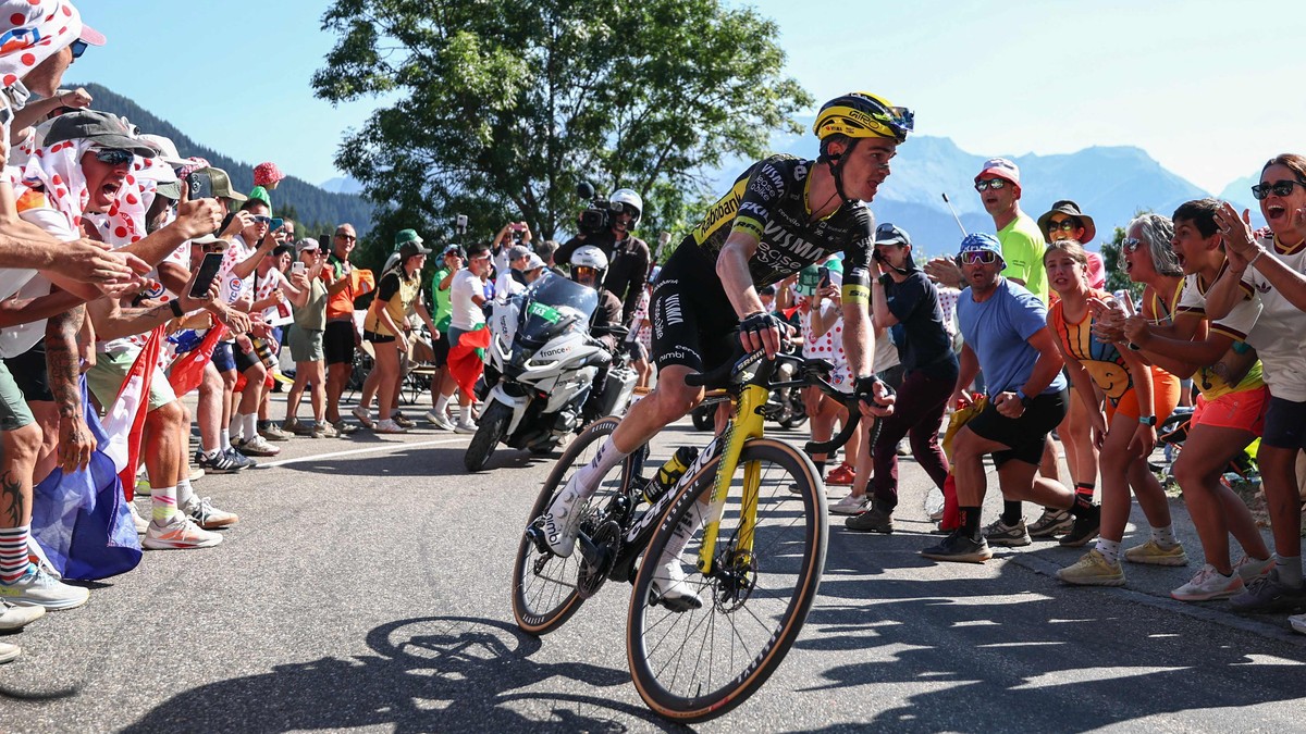 Veltet fra seier på Alpe d’Huez: – Han mister det helt