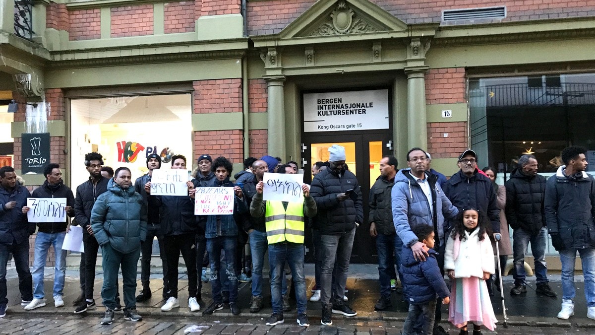 Norsk-eritreere demonstrerte mot regimevennlig møte i Bergen