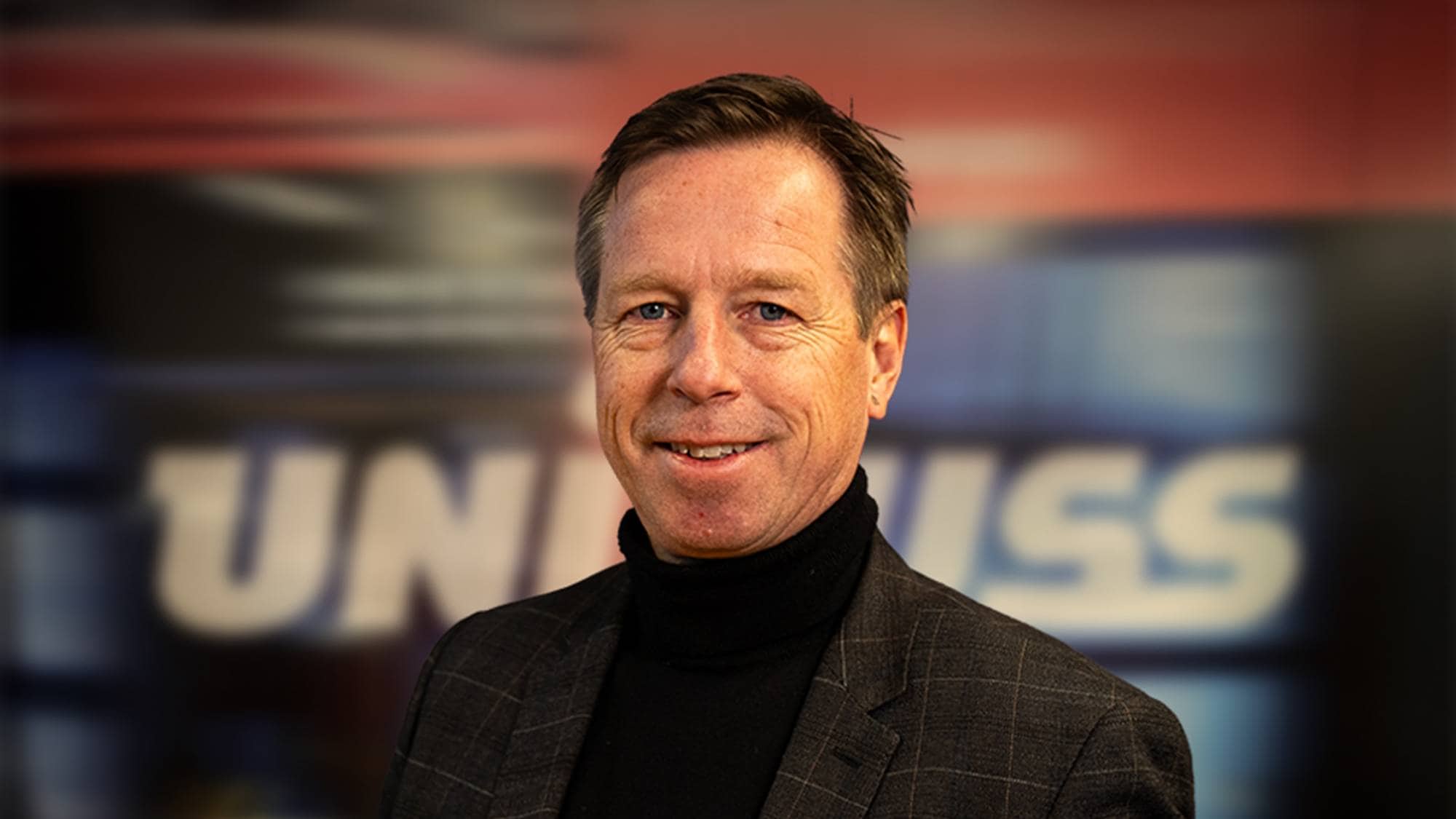 Adm. dir Atle Rønning, Unibuss