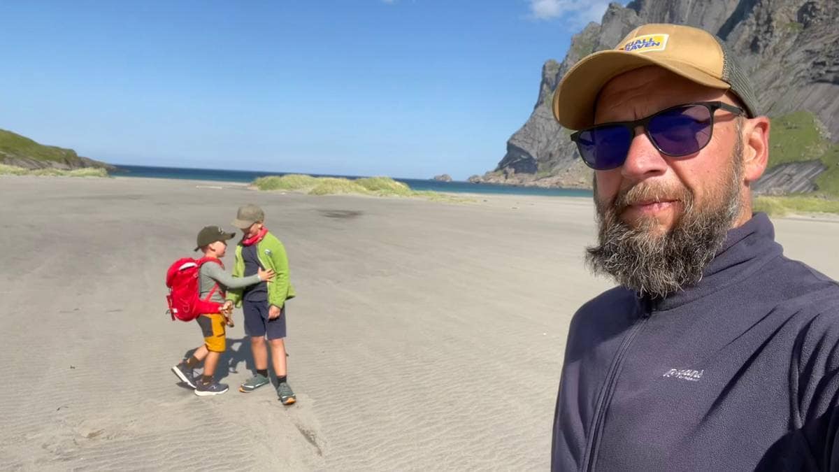 Magnus steilet over parkeringsgebyr på 1900 kroner: – Turistene flås i Lofoten