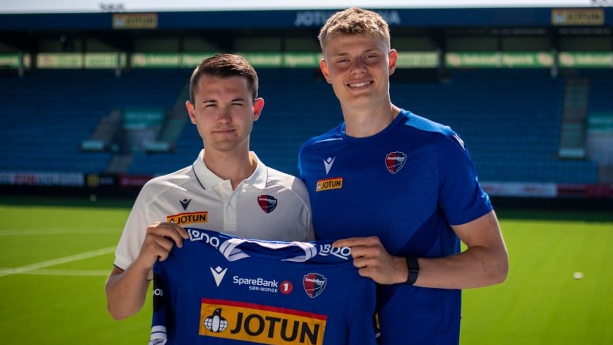 Sportssjef Matteus Bårdsen og Rasmus Holten FOTO: Jørn Werner Granerød Horntvedt/Sandefjord Fotball
