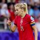 Geir Olsen / NTB Ada Hegerberg har pekefingeren oppe under EM-kamp