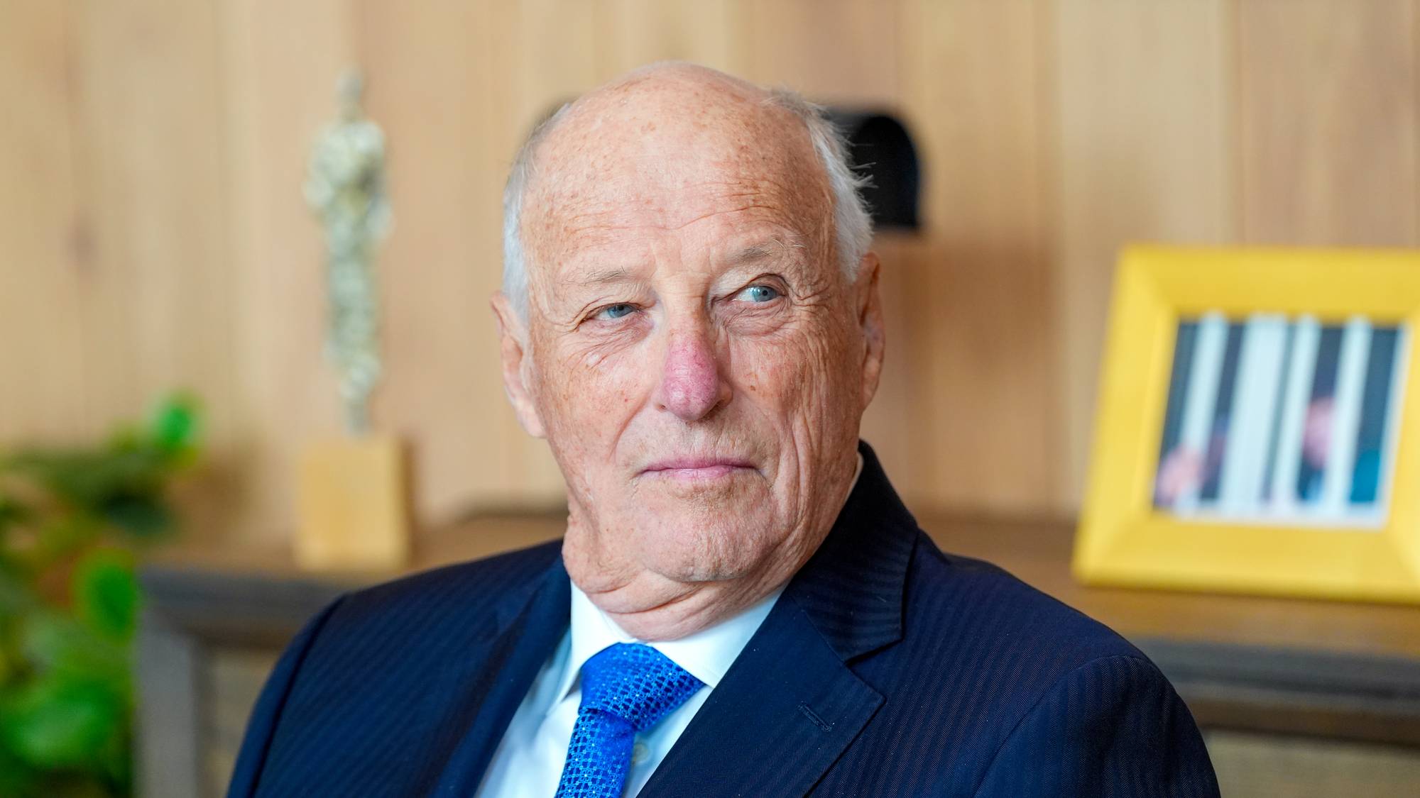 Kong Harald på Statsministerens kontor