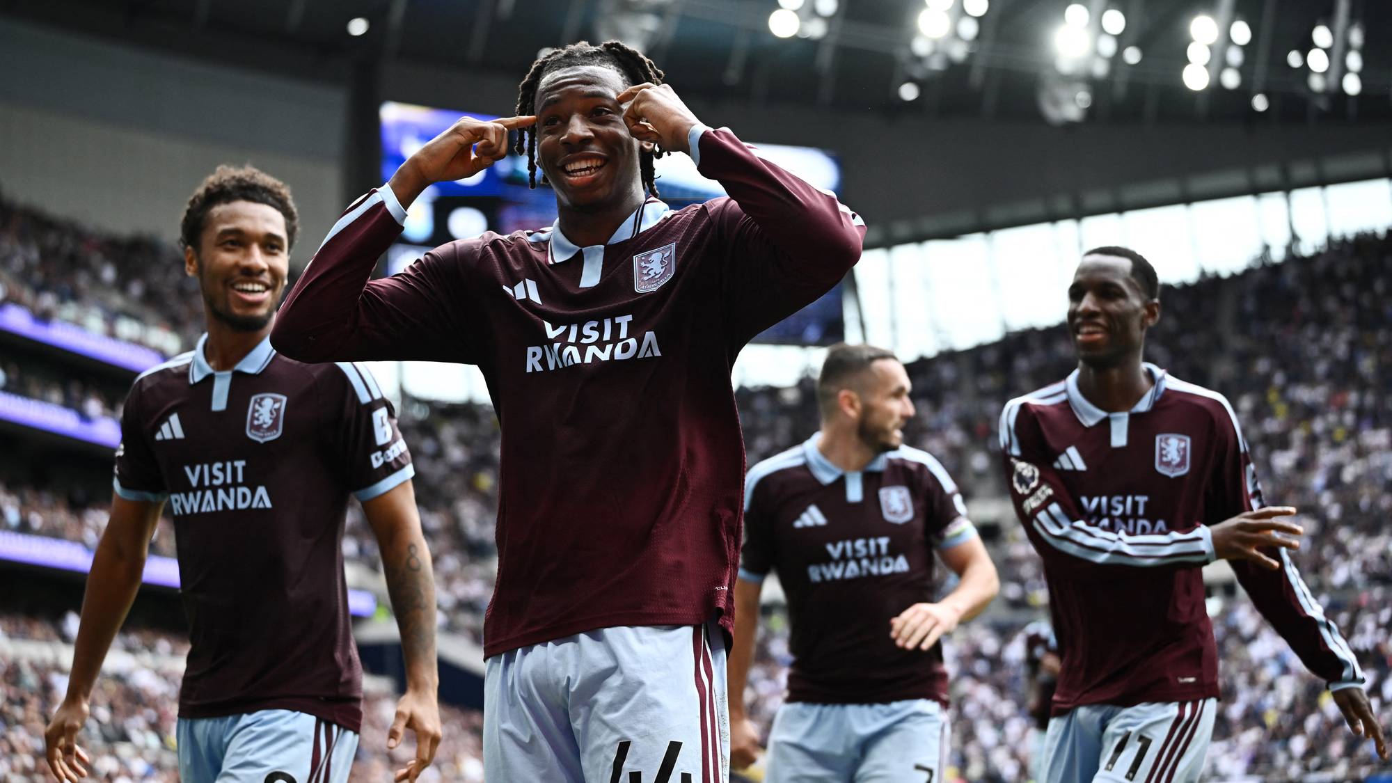 Aston Villa Johan Manzambi