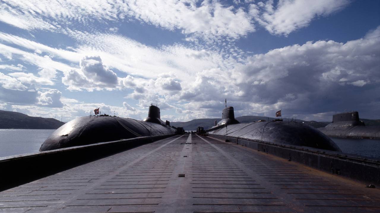 Russiske ubåter ved havn