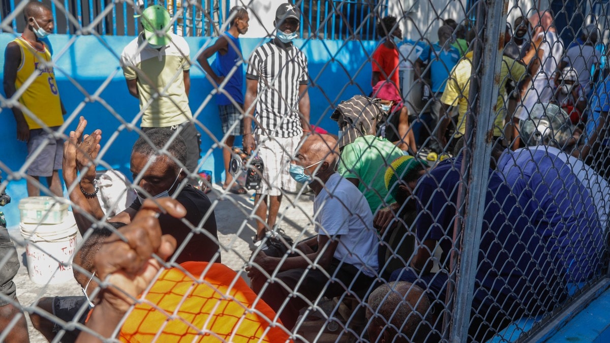 Flere tusen har rømt fra fengsel på Haiti