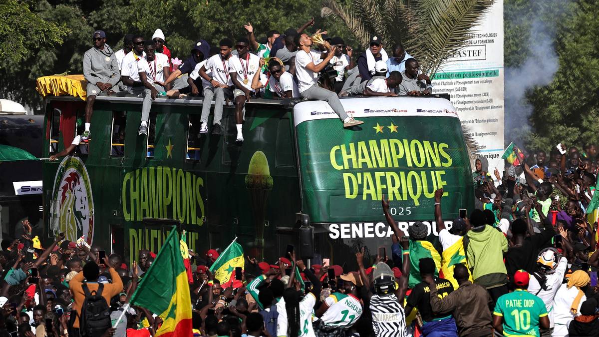 Senegal hyllet av fansen