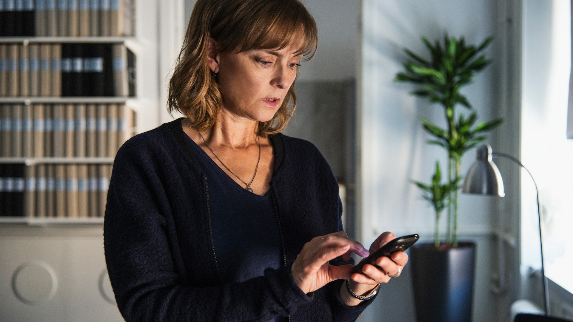 детектив с джилиан андерсон. агент фбр оливия данэм. сериал про женщину детектива. детектив следователь женщина. детектив следователь женщина.