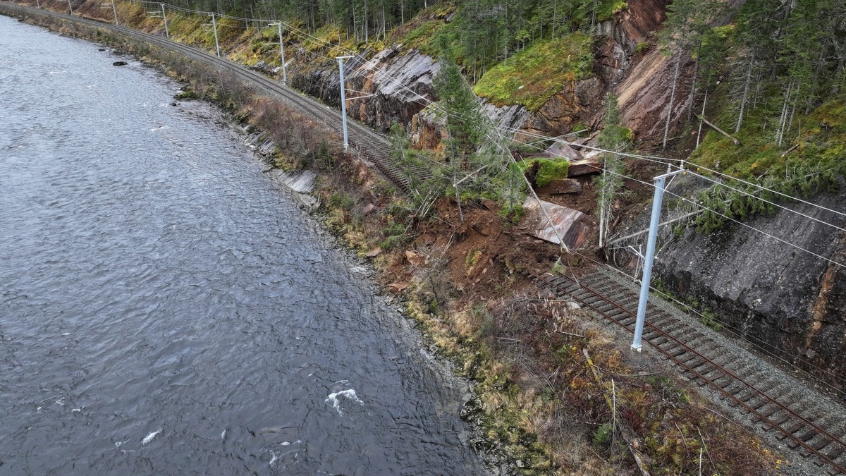 Ras stenger Meråkerbanen mellom Hegra og Gudå