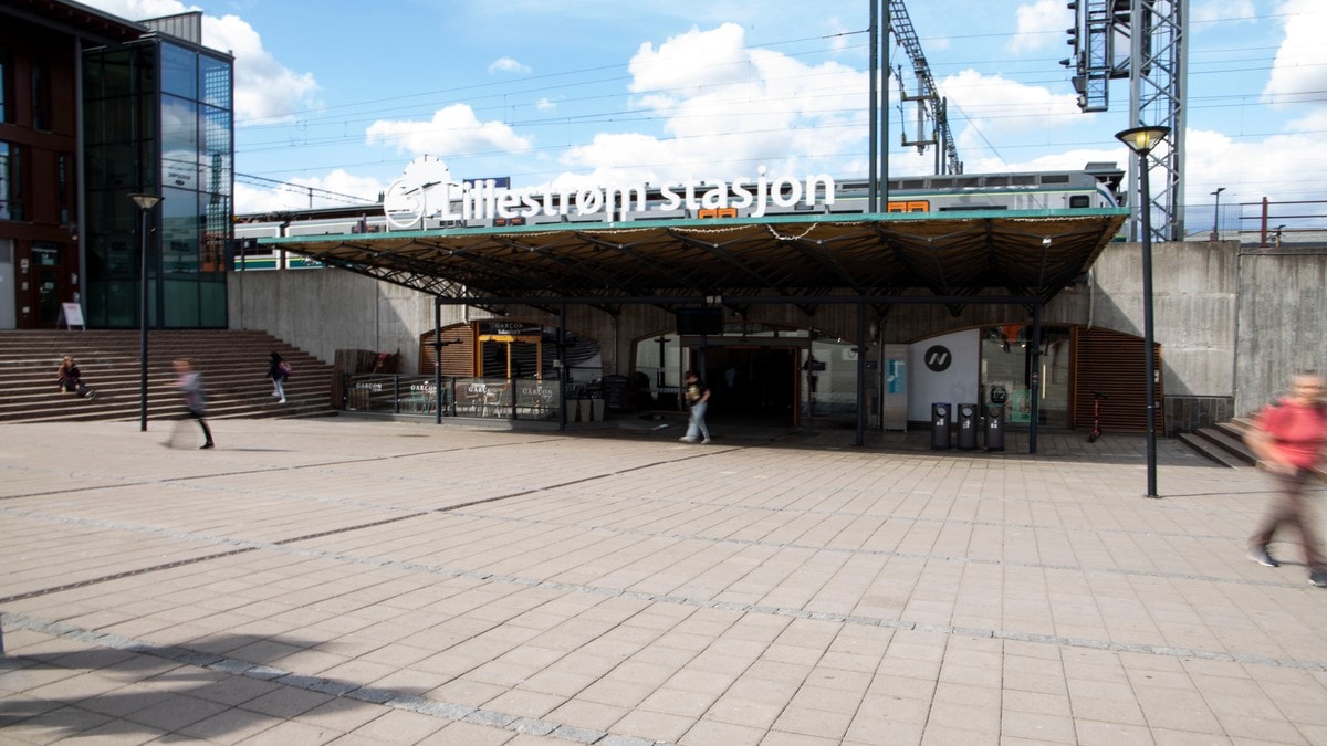 Alle tog står mellom Oslo og Lillestrøm