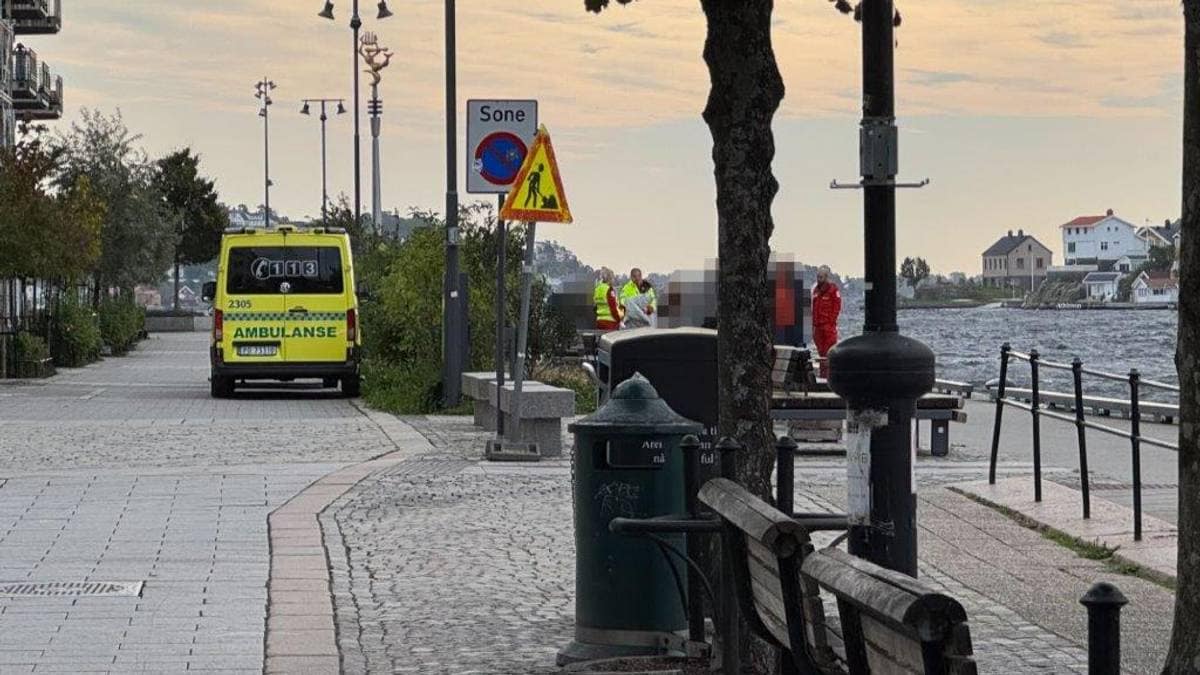 Nedkjølt etter å ha vært i vannet ved Langbrygga