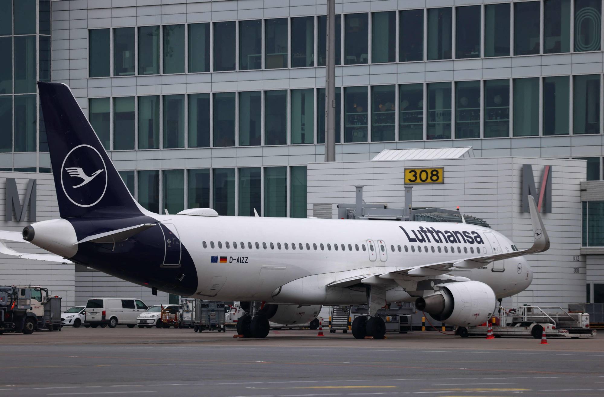 lUFTHANSA