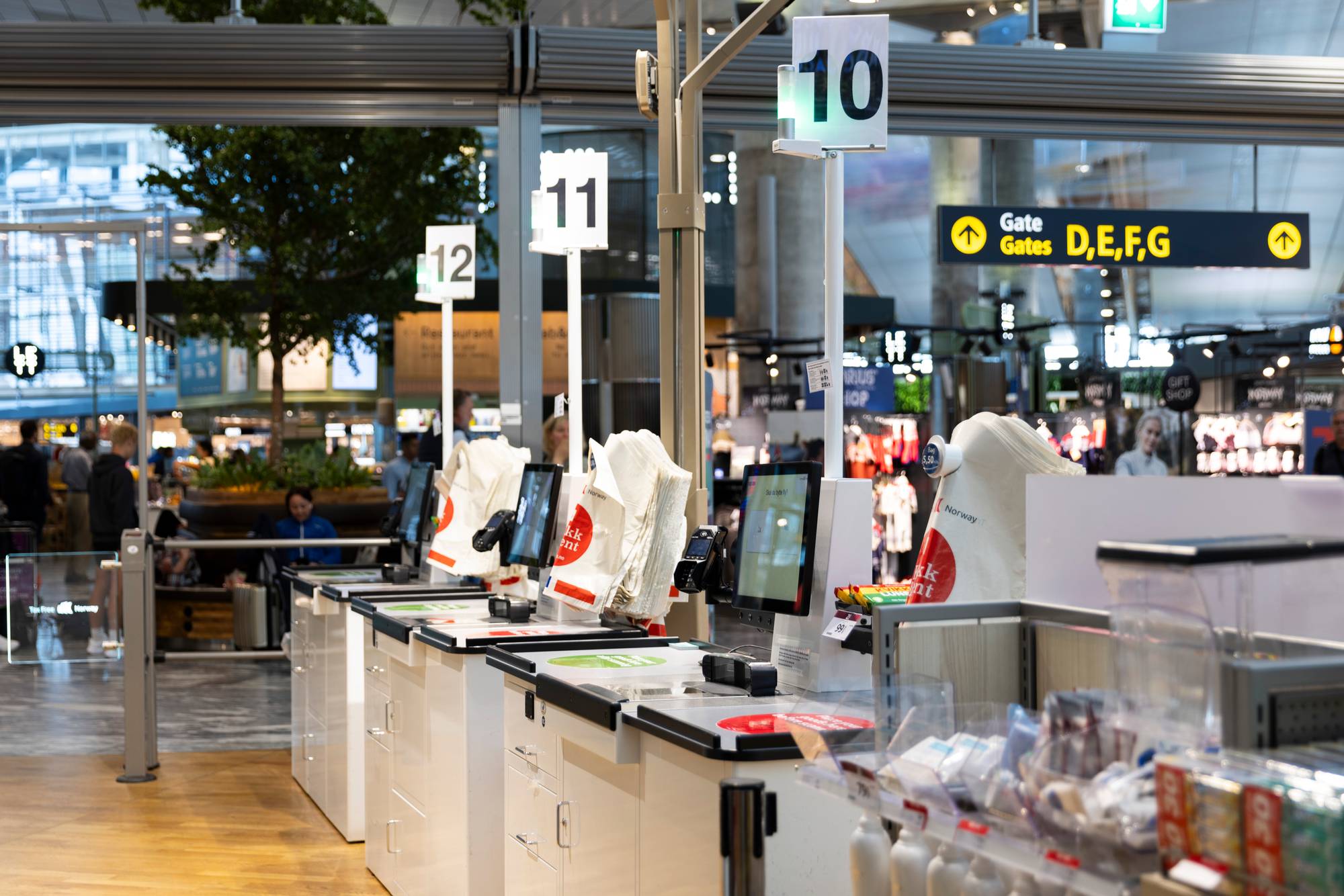 Taxfree-butikkene på Oslo lufthavn er blant butikkene som er varslet uttak hos. 