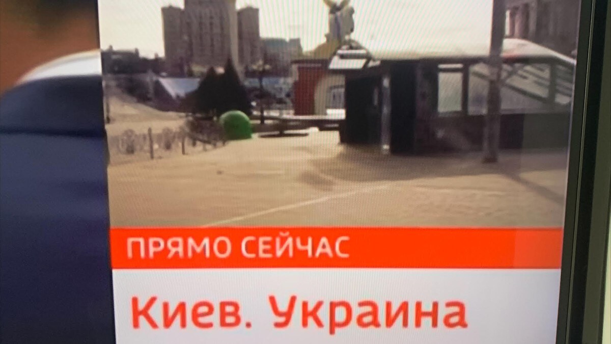 Russisk TV viste bilder fra Kyiv: – Her er det ingen bombing