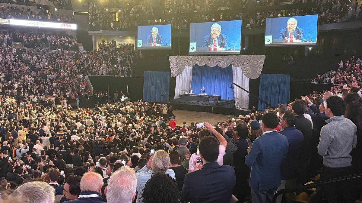 Warren Buffett (94) varsler pensjonering fra Berkshire Hathaway
