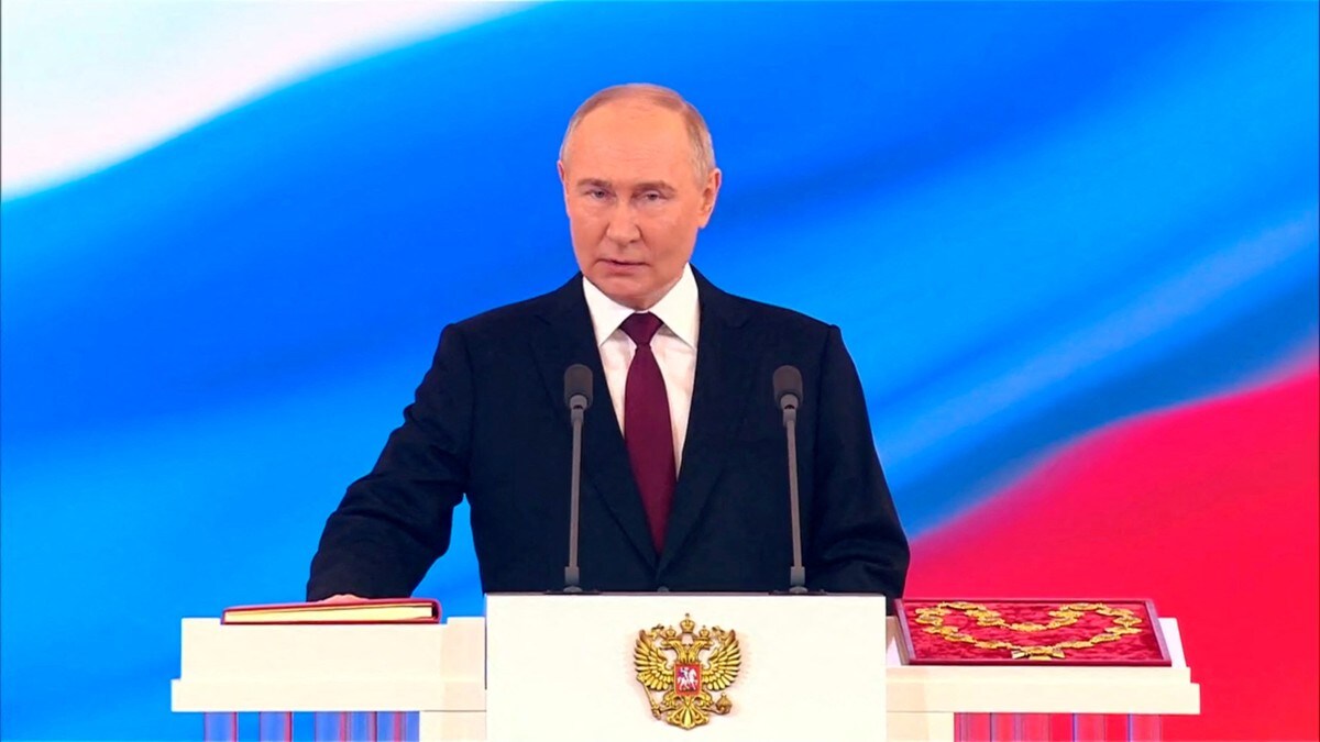 Putin innsett som president i seks nye år