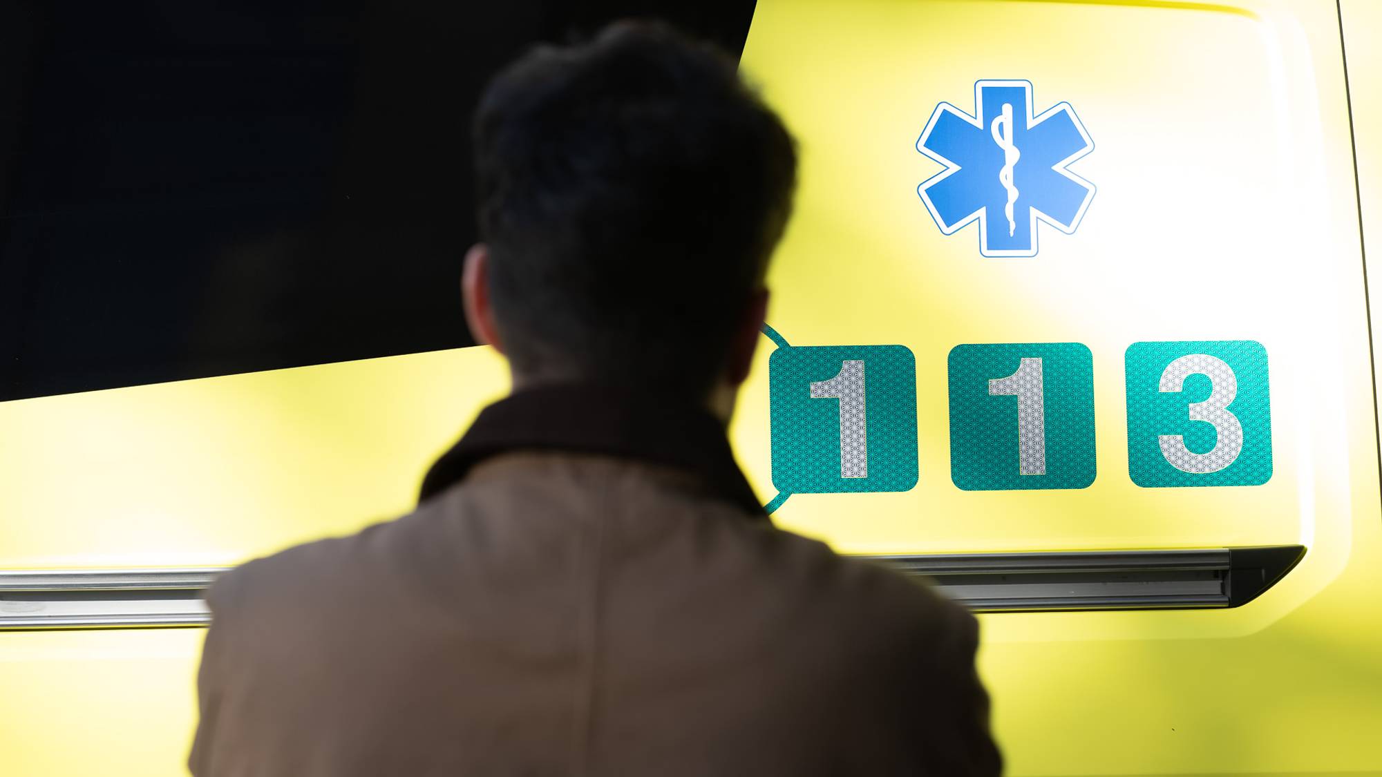 Sykepleier "Jon" som mener han har fått ME av covid-vaksinen