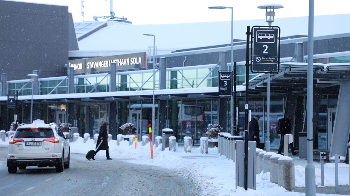 Rullebanen på Stavanger lufthavn stenges i perioder