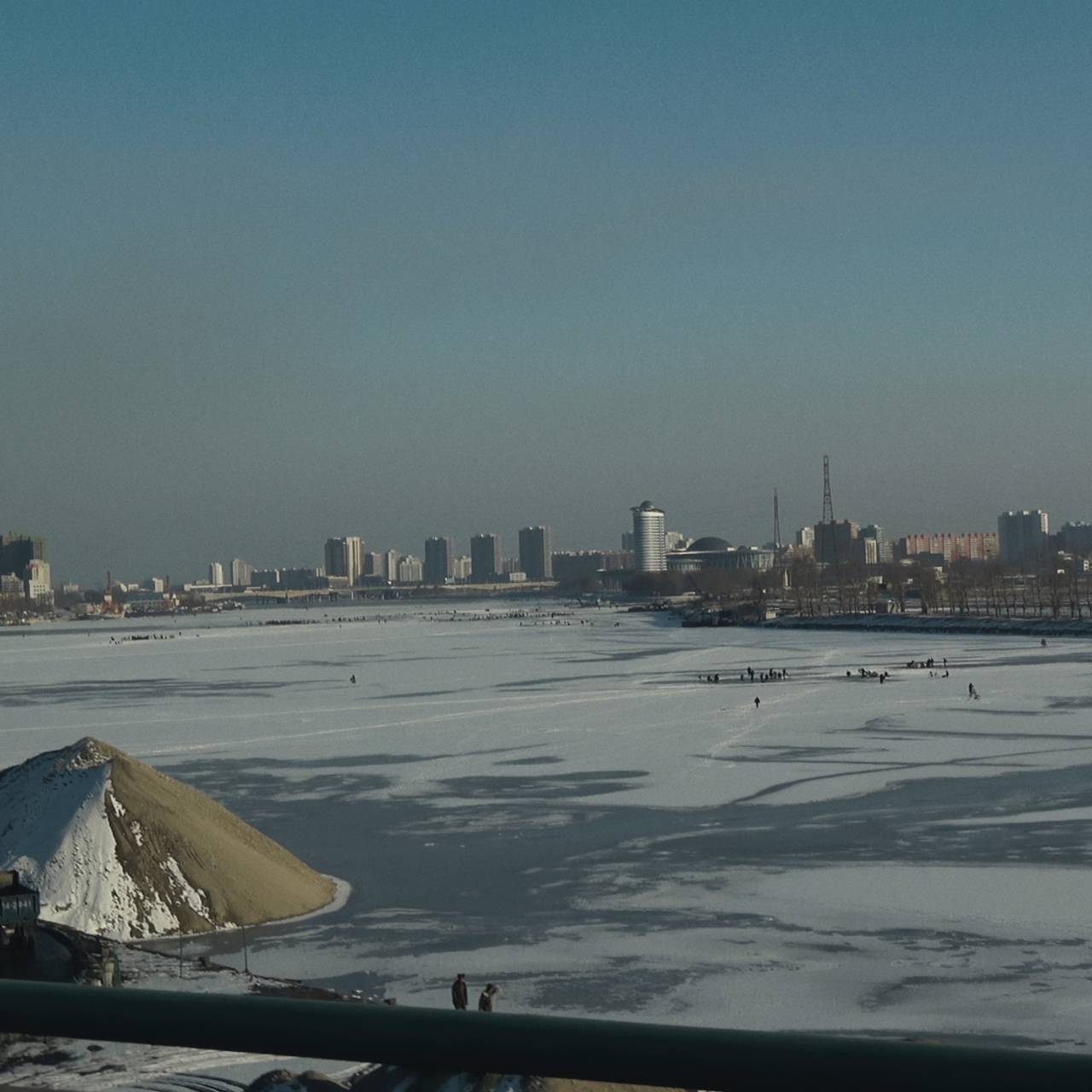EHAM k3 - bildesveip fra biltur i Pyongyang