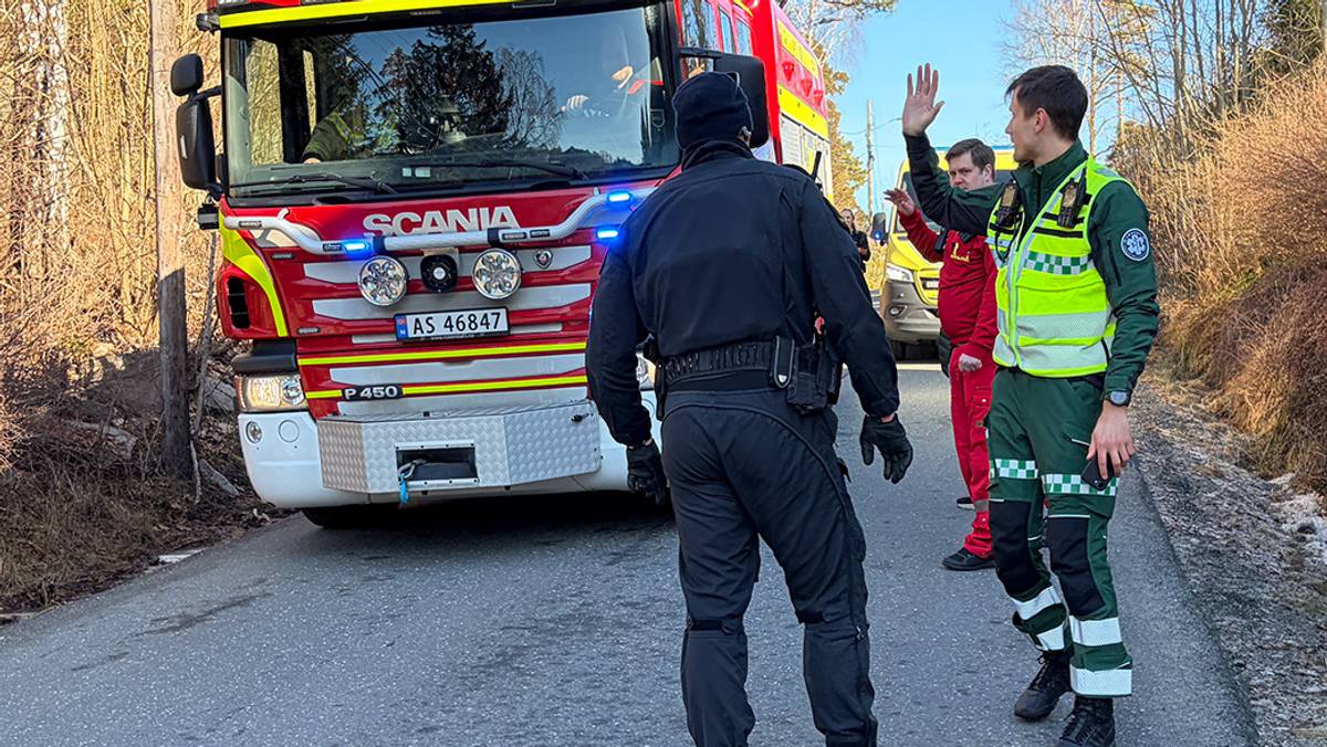 Bil har kjørt av veien på Gressvik ved Fredrikstad: En person omkommet