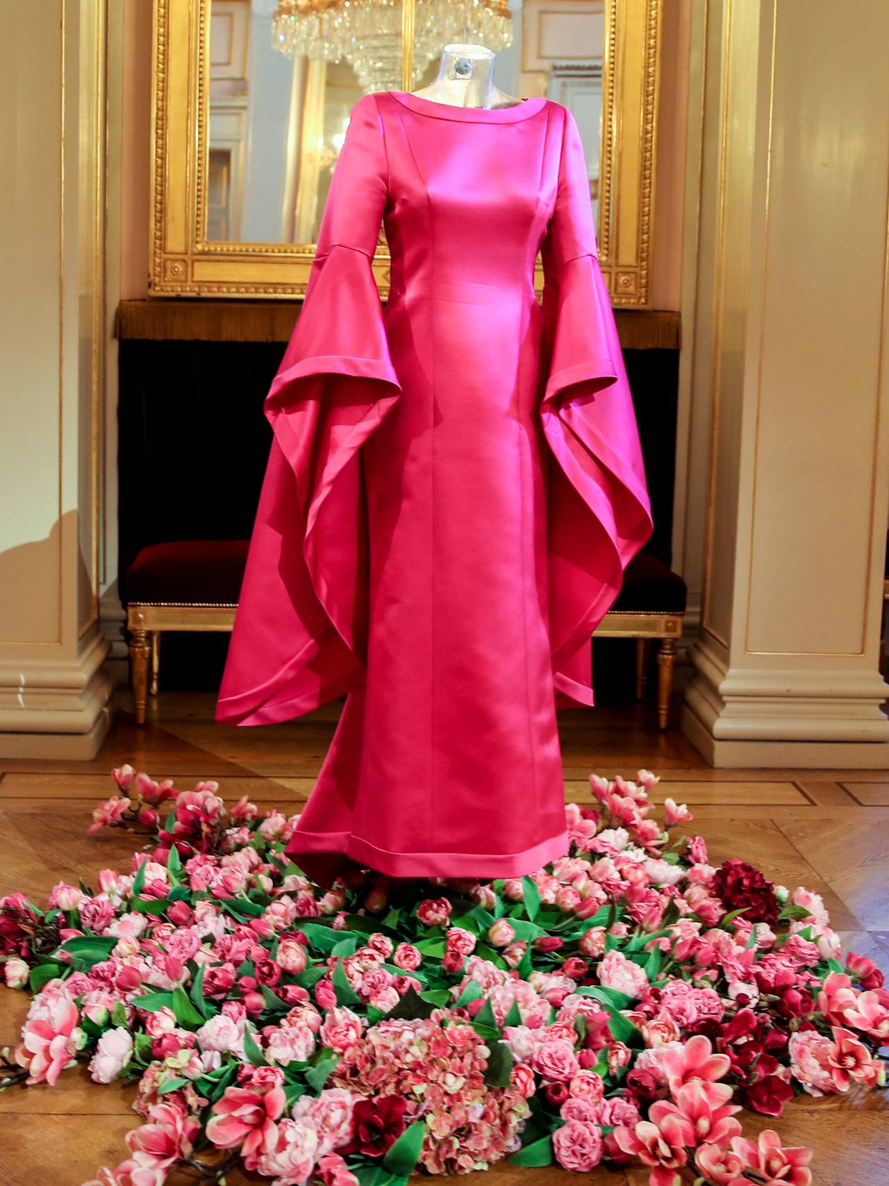 Dronning Sonja rosa kjole