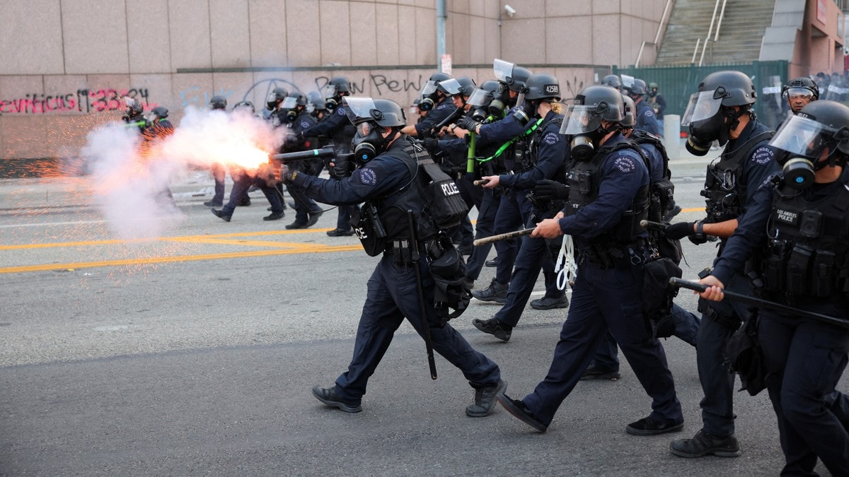 Massive demonstrasjoner i Los Angeles