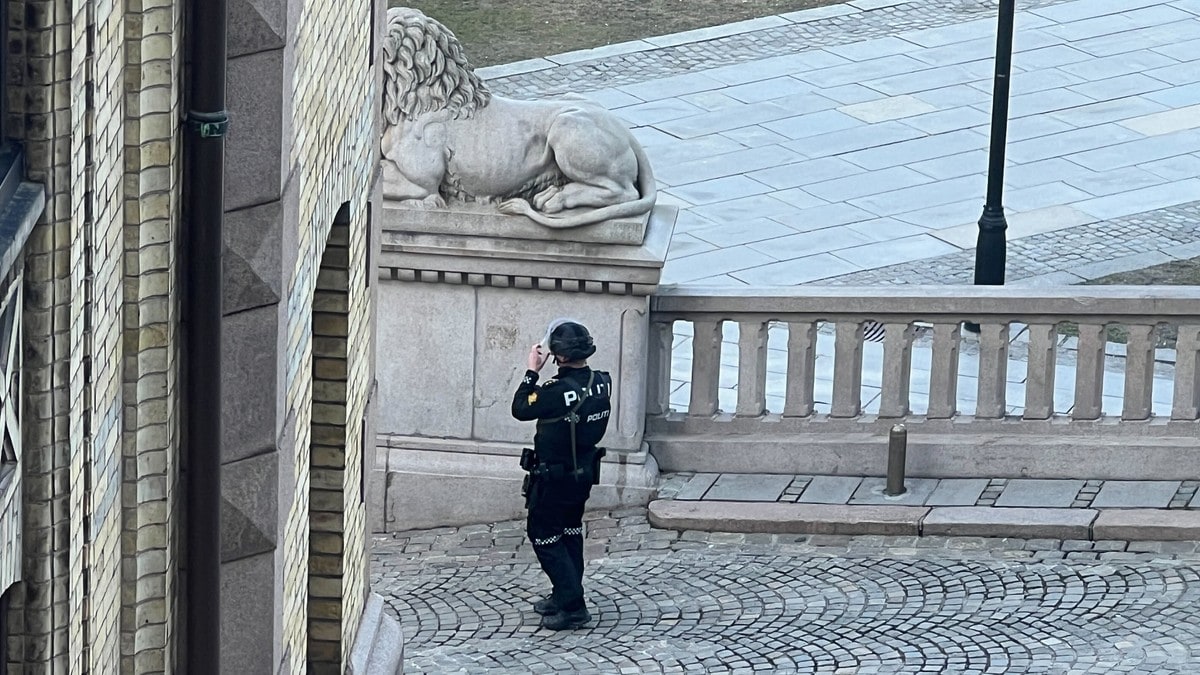 Stortinget stengt etter bombetrussel