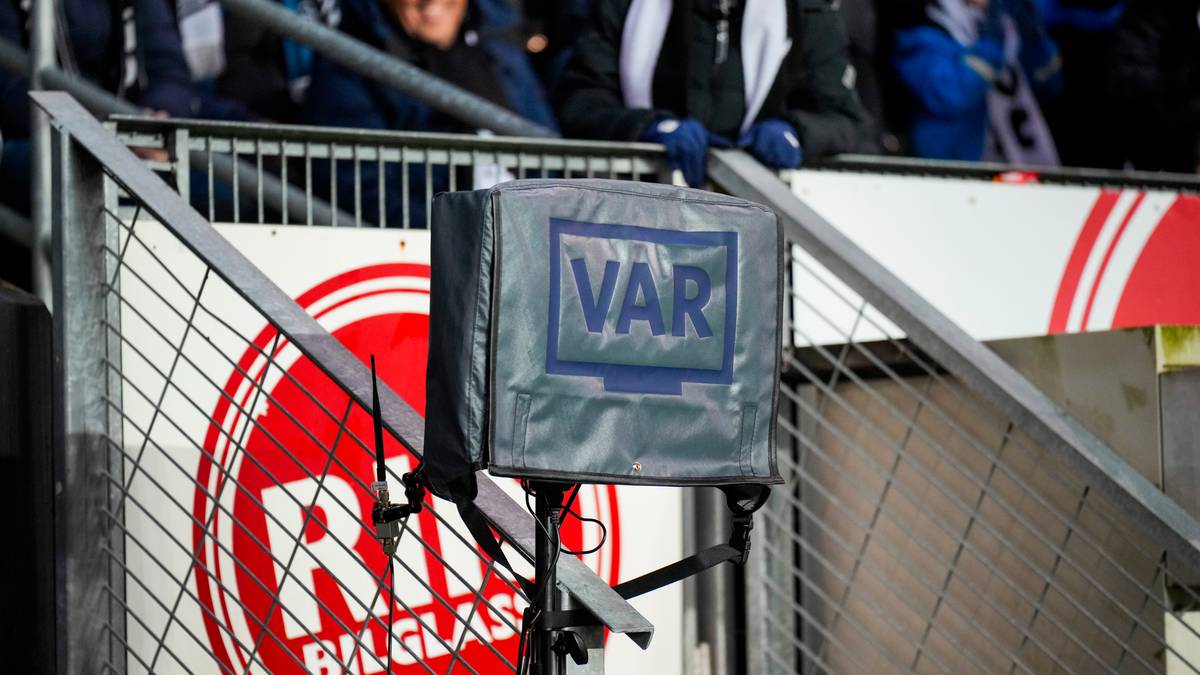 Får kritikk i VAR-debatten