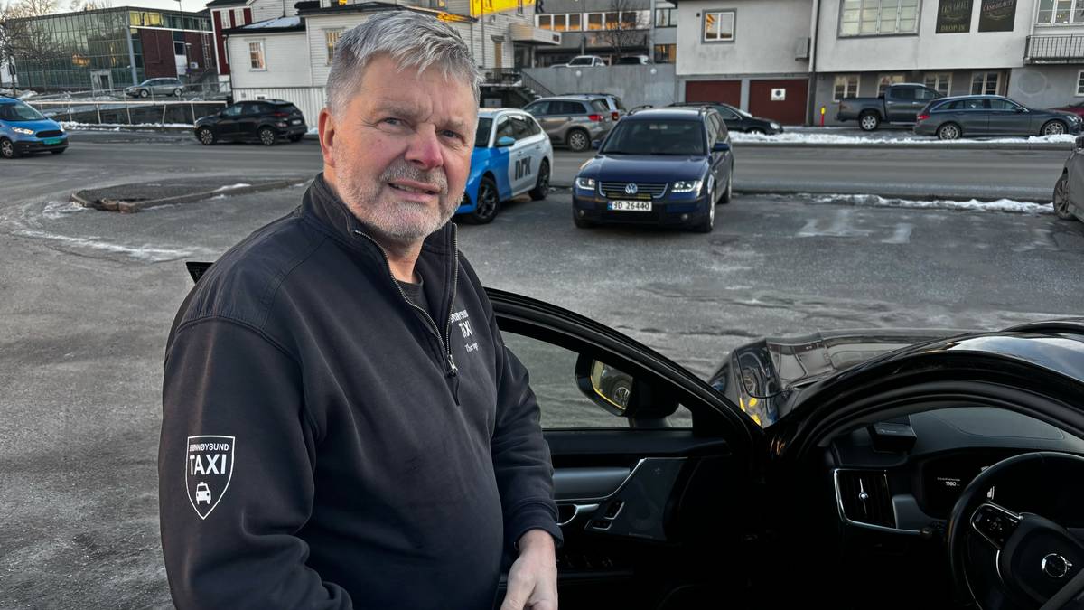 Frykter å gå tom for strøm med pasienter i bilen: – Batterikapasiteten stuper