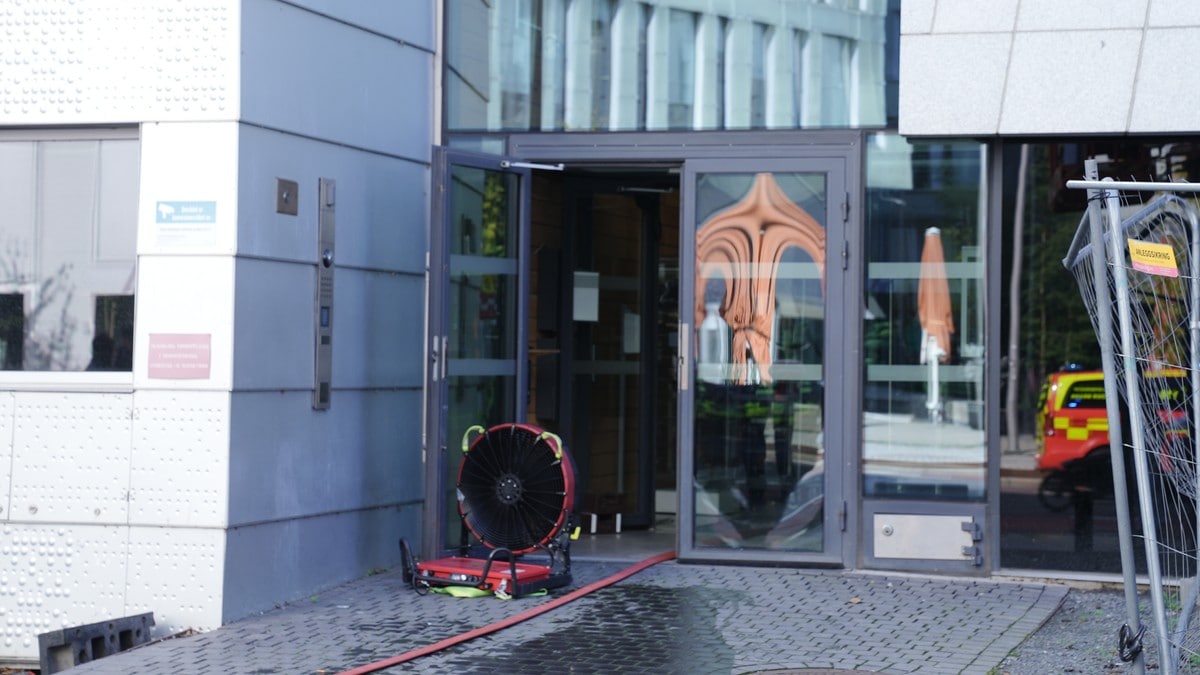 Mye røyk fra branntilløp på Operaen i Oslo – evakuering iverksatt