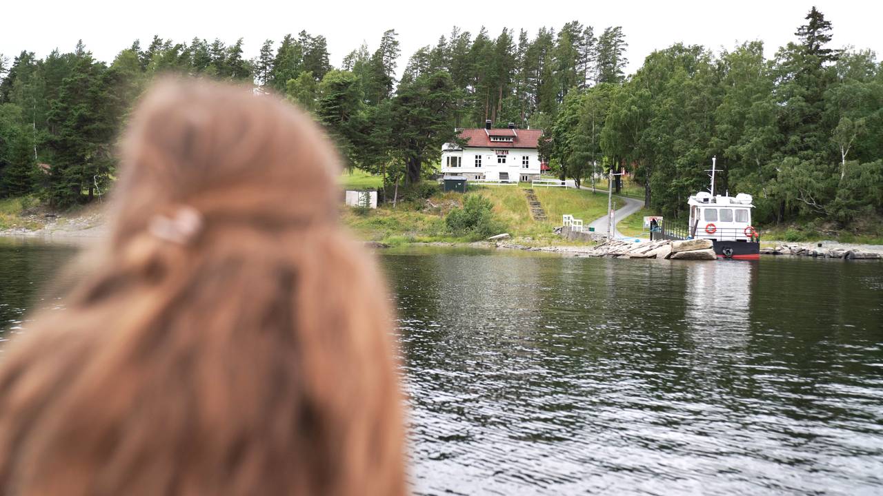 Ina Libak ser mot Utøya.