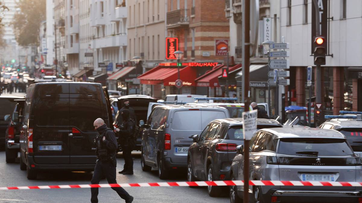 En arrestert etter gisselaksjon i Paris