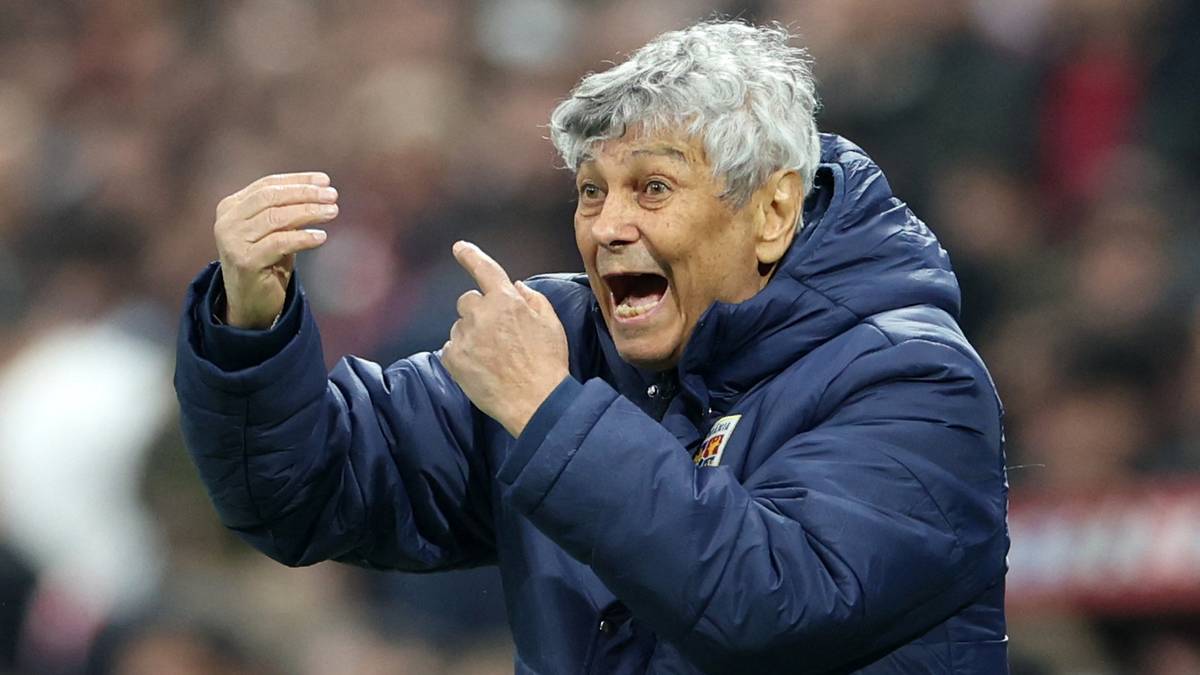 Romania-sjefen (80) gir seg etter kollaps