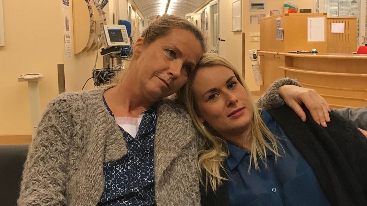Anja Katrine og datteren Ane Dragesæt Tomter på sykehuset.