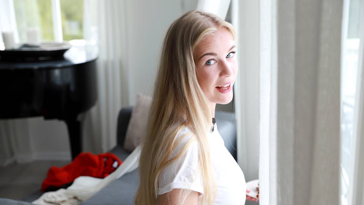 «Fattig student» er forlovet