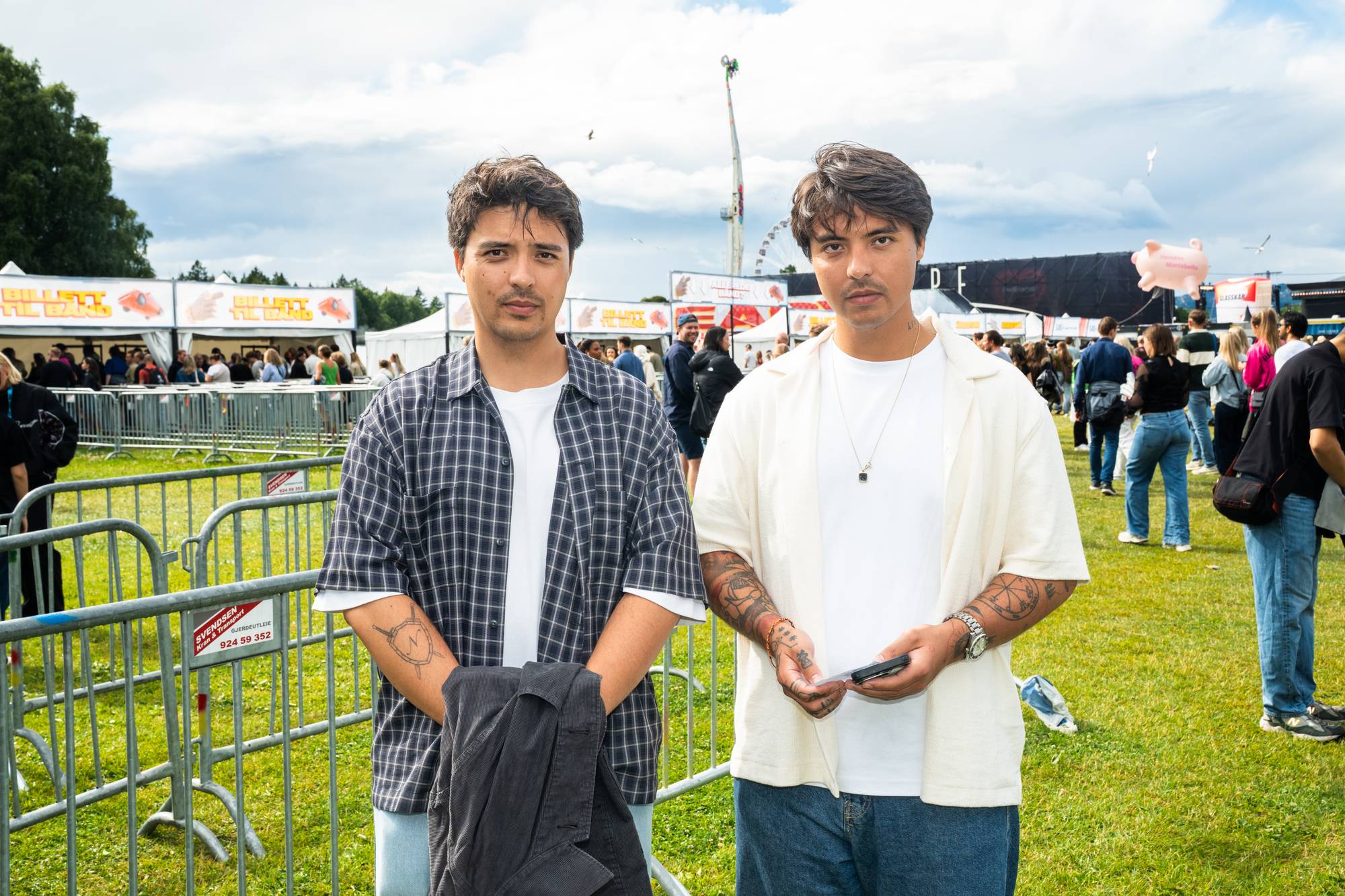 Tvillingene Per og Pål Son Ha (31) gledet seg til festival. Nå må de reise hjem igjen.