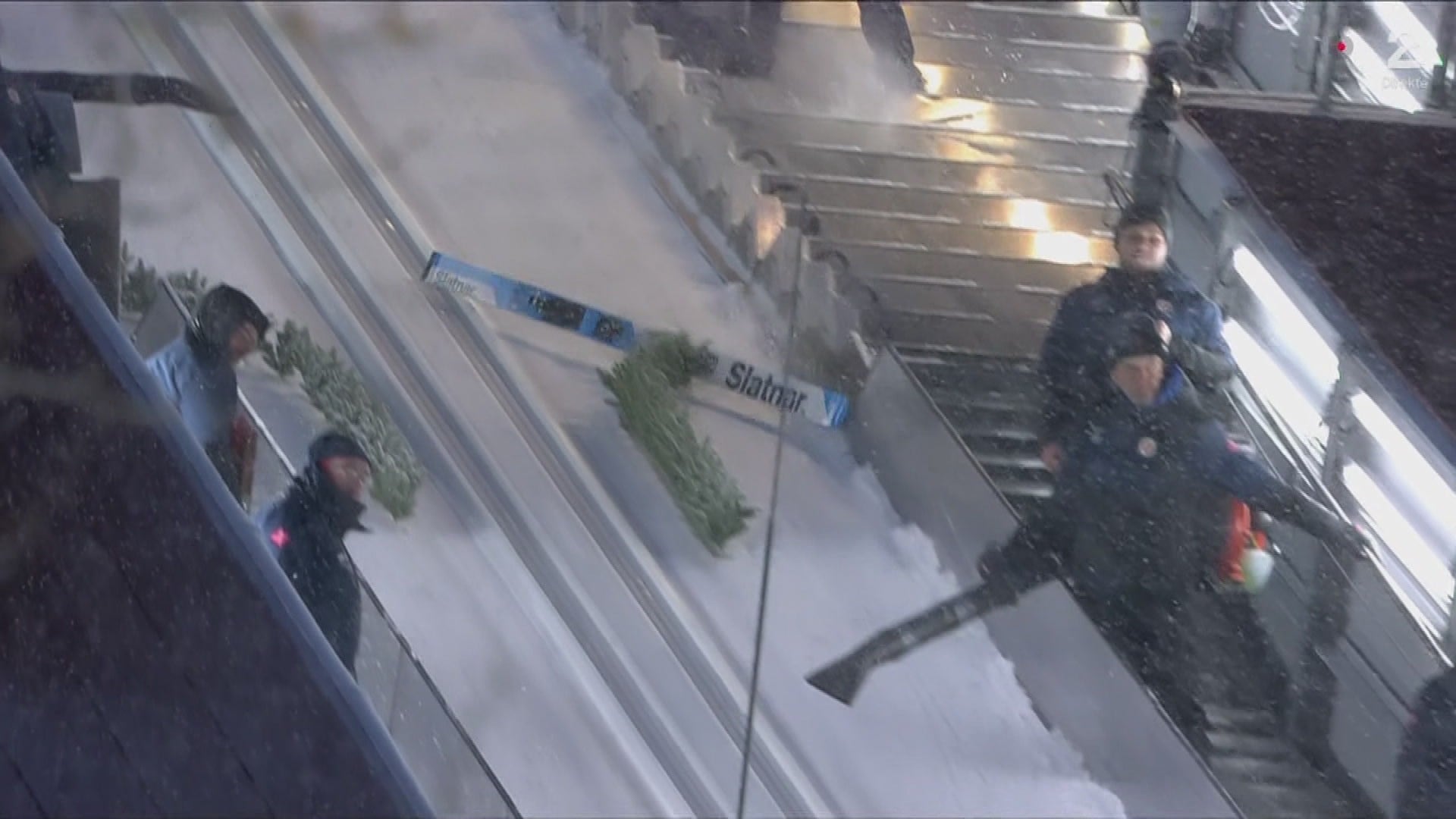 Absurde scener i skiflygings-VM: – Kunne ha blitt ordentlig kritisk