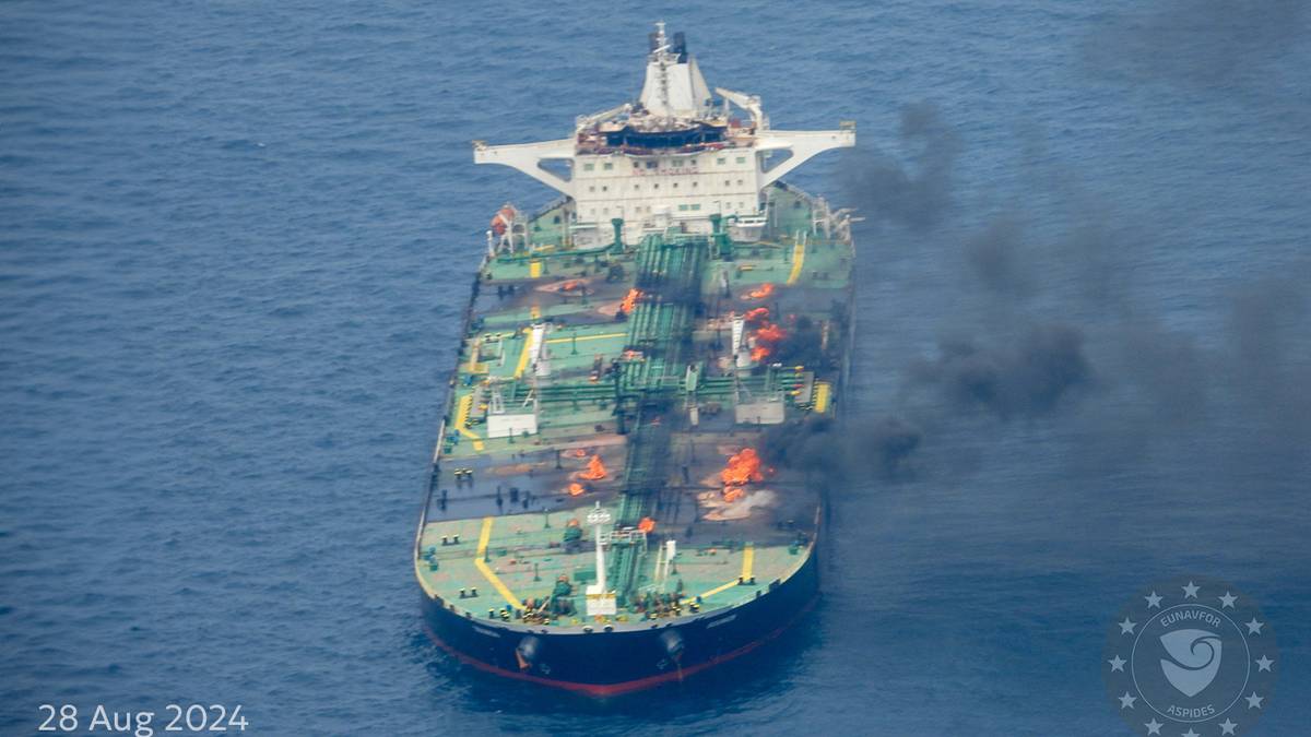 Gli Houthi accettano di consentire ai soccorritori di avvicinarsi alle petroliere in fiamme – NRK Urix – Notizie e documentari esteri