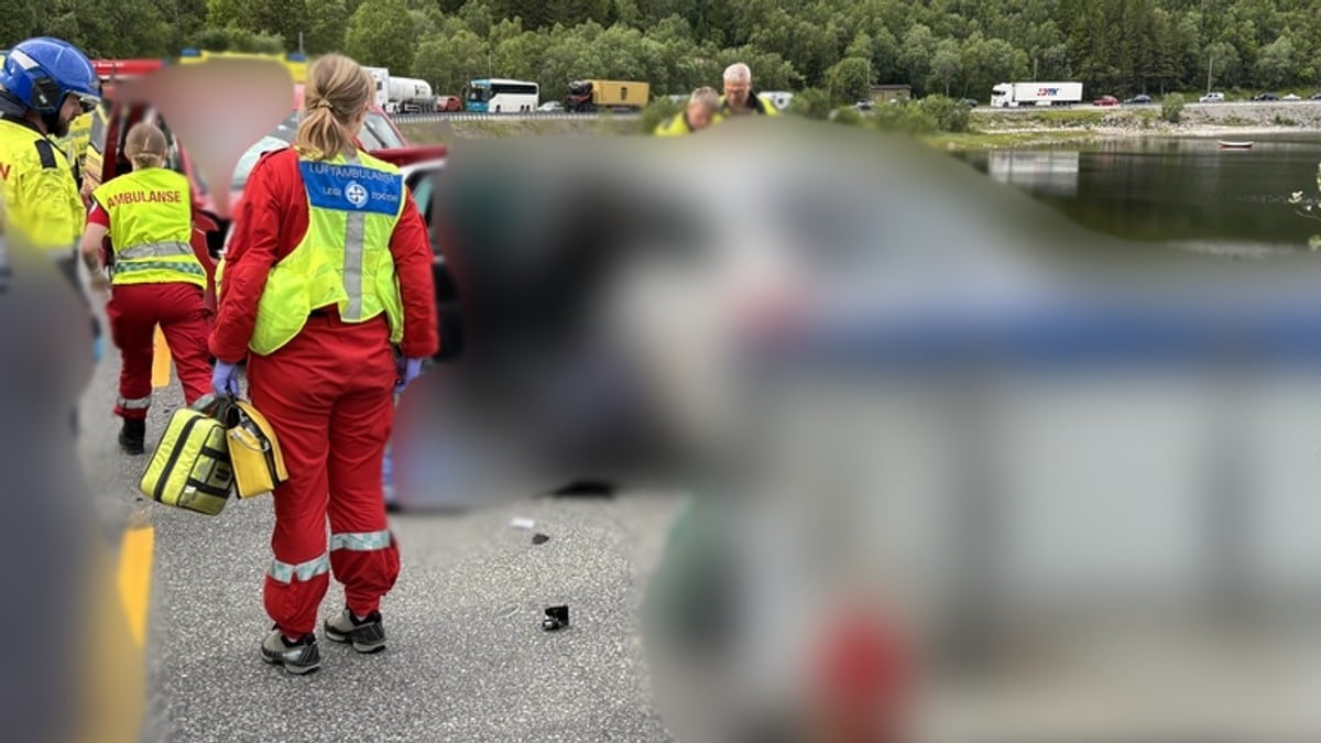 To til sykehus etter frontkollisjon på E6 i Narvik