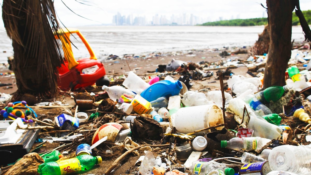 Plast inn i konvensjon om farlig avfall