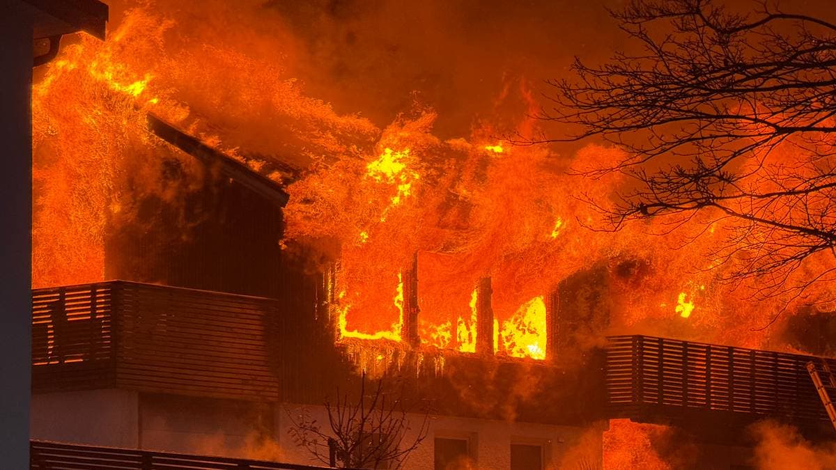 Bolig i Ålesund er overtent - flere husstander evakueres