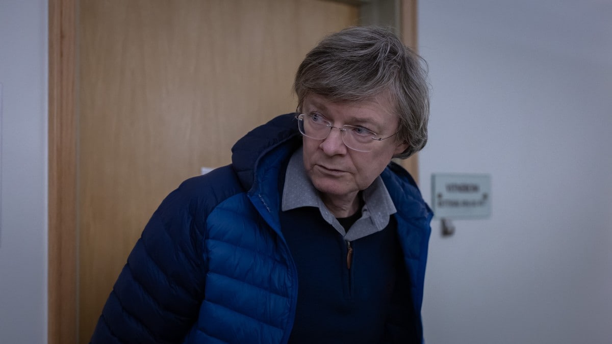 Mann tiltalt for å ha slått Arne Bye – i dag vitner den tidligere kommuneoverlegen