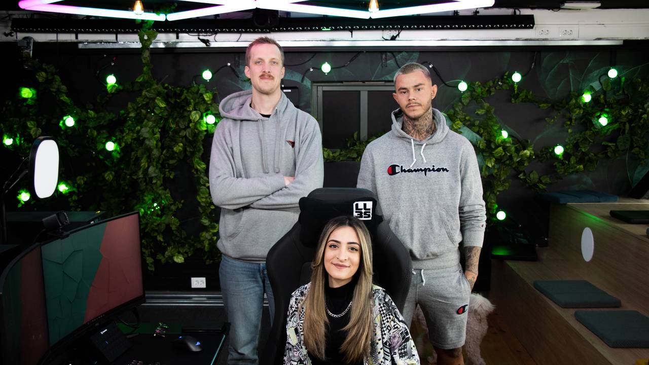 YouTuber Jonas Lihaug, e-sportreporter Donya Jabari og reality-deltakar Pierre Louis