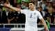 Maxim Shemetov / REUTERS,NTB En fotballspiller i hvit drakt med nummer 2 står på en bane og ser til siden med armen utstrakt. Bildet er et fotografi. (Bildebeskrivelsen er laget av en KI-tjeneste)
