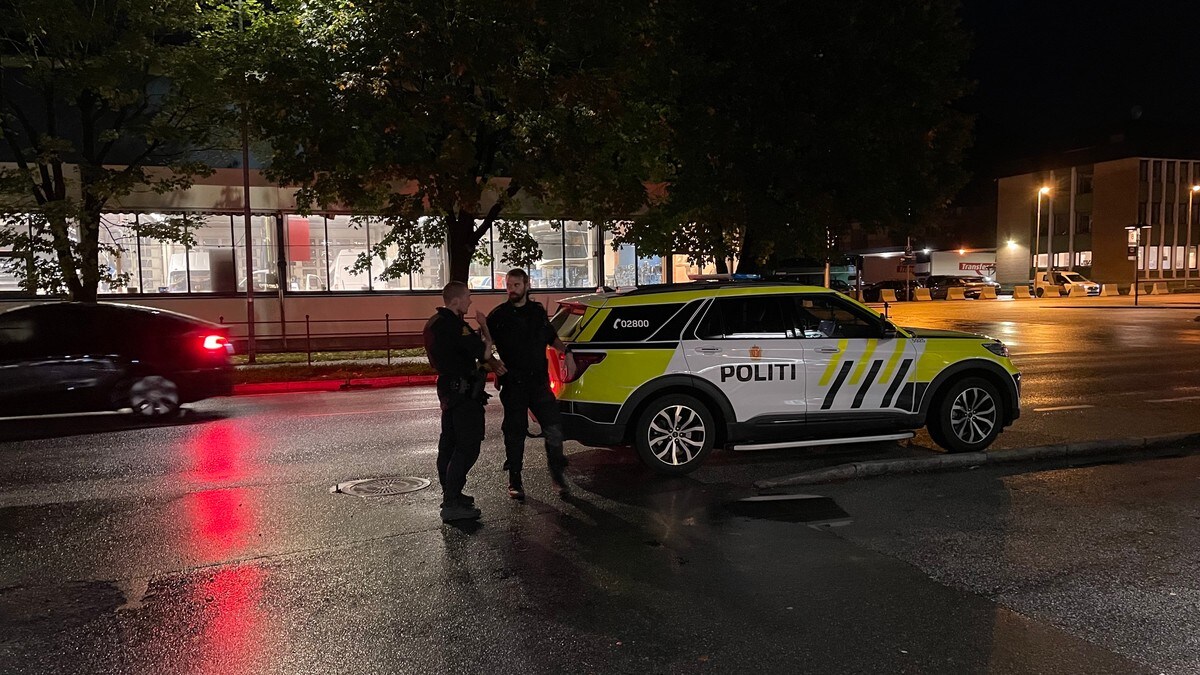 Væpna politi rykte ut til melding om knivtrugslar i Førde