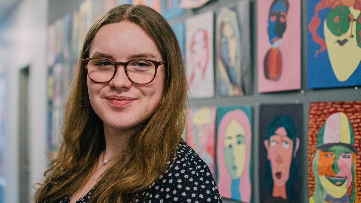 Bianca (18) mener kunst er mer populært blant unge nå