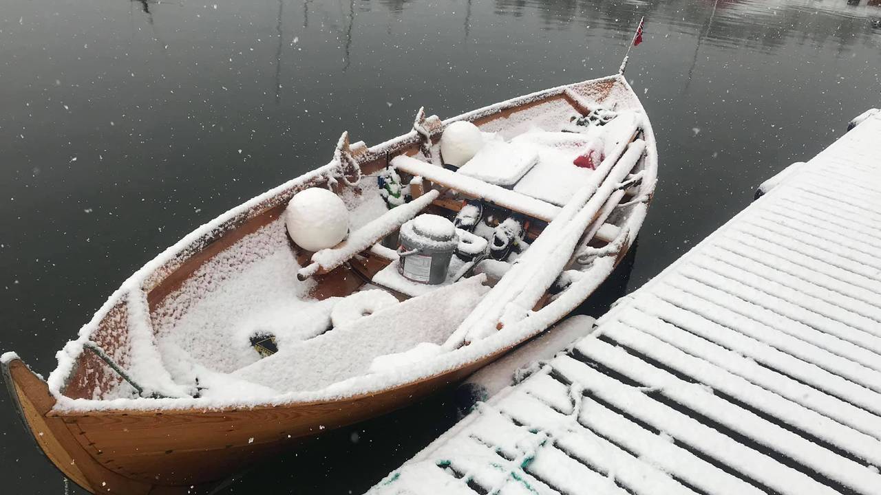 Snøvær i Askevågen, like nord for Bud.