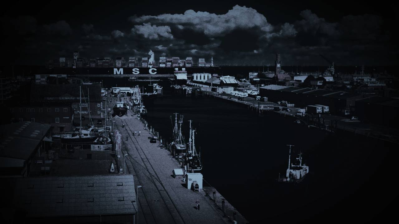 Havnen i Cuxhaven. Det er mørkt og natt.