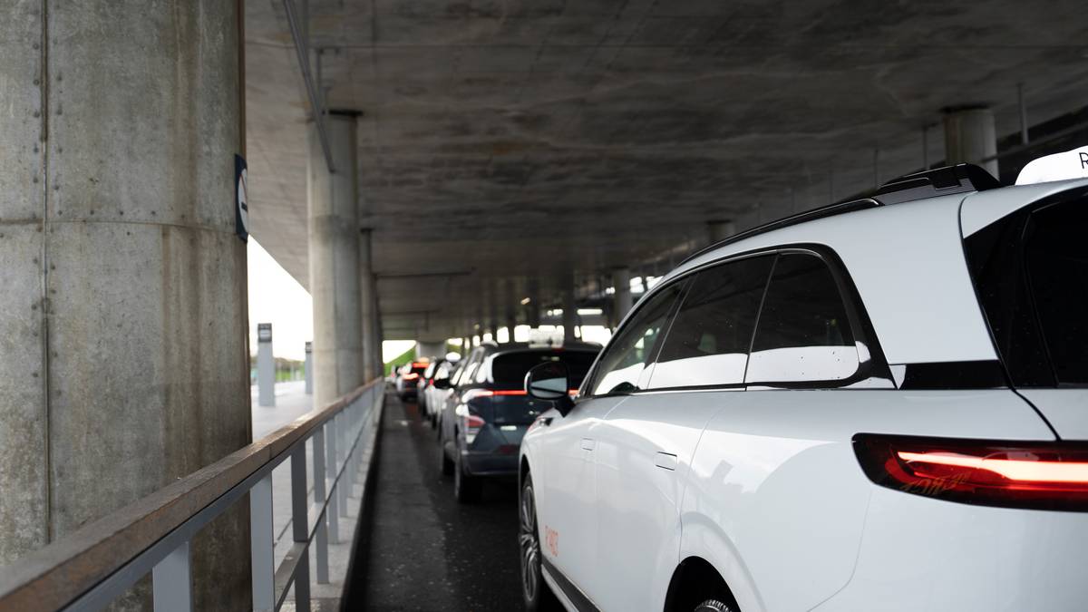Fleire drosjesj&aring;f&oslash;rar g&aring;r til streik p&aring; Flesland i dag